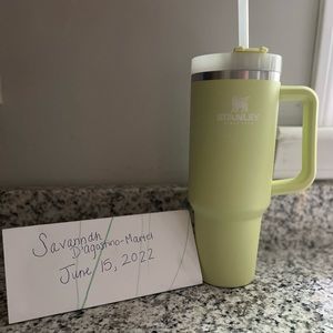 NWT Stanley 40oz Adventure Quencher - CITRON